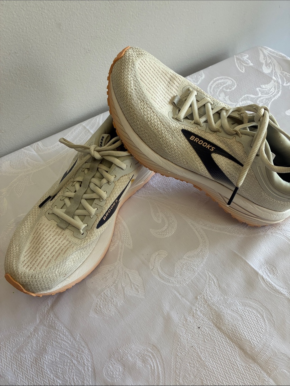 Brooks women’s  Running Shoes in Cream with Black Accents